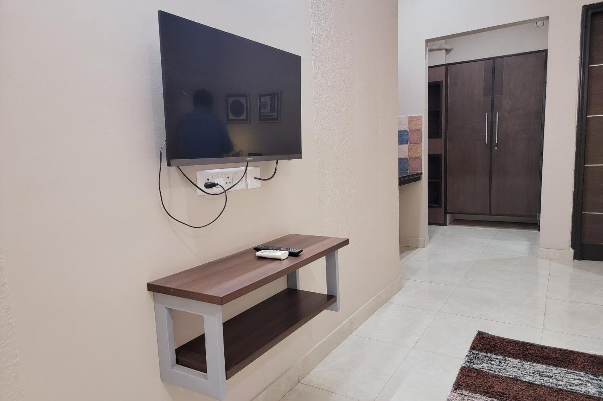 Vamsor Heights 1047 Hotel Gurgaon Buitenkant foto